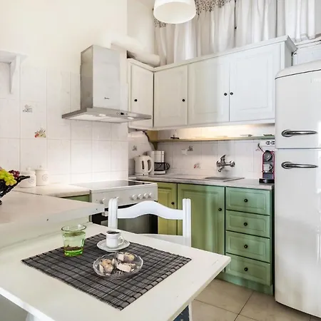 The Nest - City View Townhouse At Skopelos Ferienhaus *