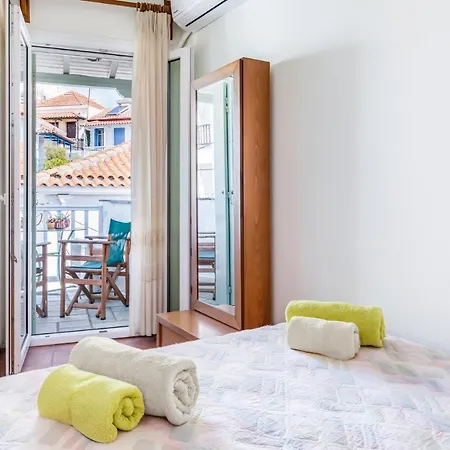 Ferienhaus The Nest - City View Townhouse At Skopelos